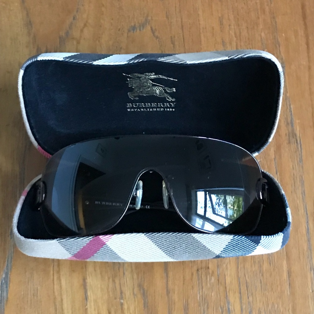 Burberry sunglasses with case - EUC